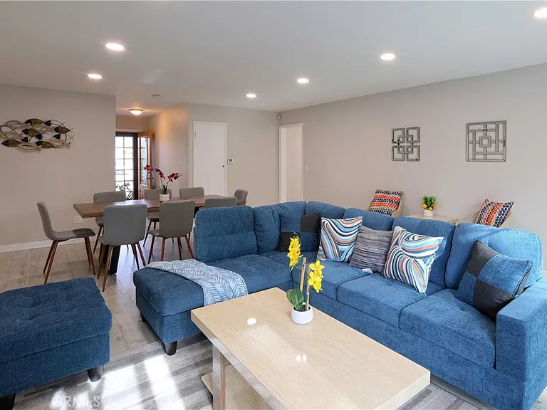 6548 Sequoia Dr — Photo 2