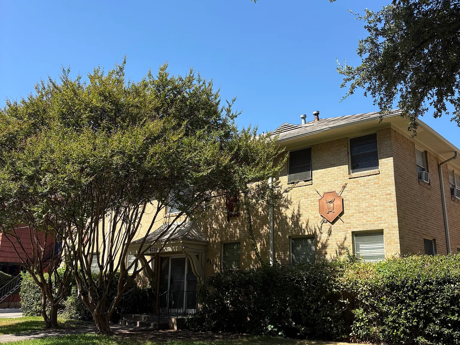 McKinney Arms — Photo 1