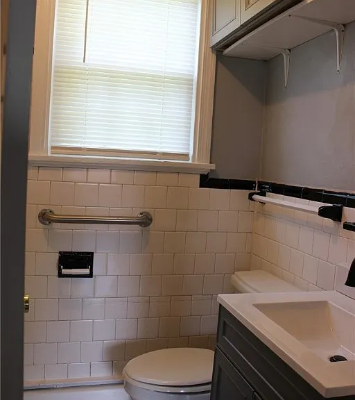 2300 Farrand St — Photo 14
