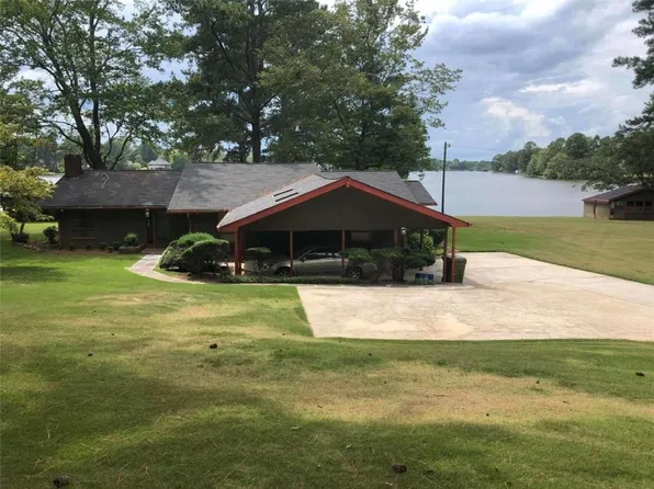 210 N Lakeshore Dr, Carrollton, GA 30117