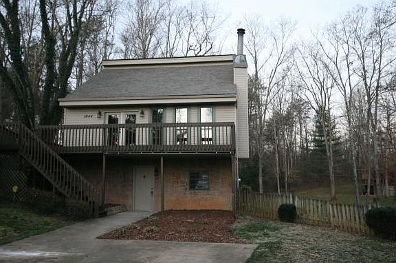 3rd image of 1844 Todd Dr
