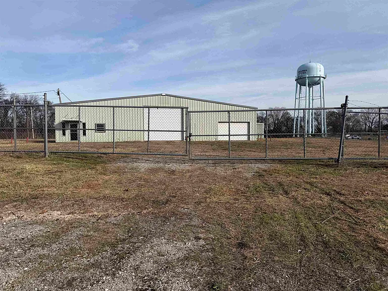 2404 Missouri St — Photo 2