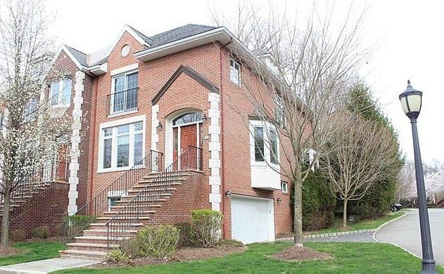 1st image of 26 Candlewood Dr
