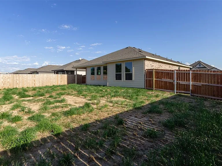 405 Stoneridge Dr — Photo 32