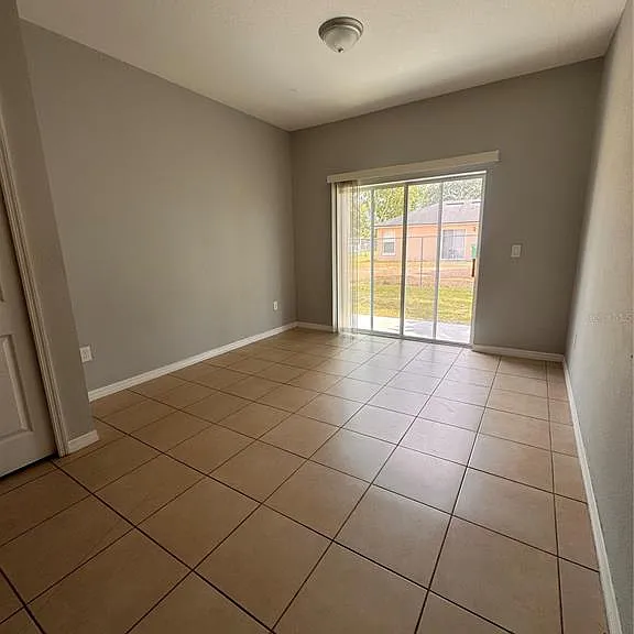 677 Royalty Ct — Photo 16