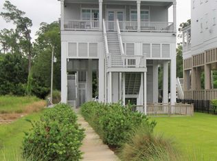 407 Sandy Hook Dr, Pass Christian, MS 39571