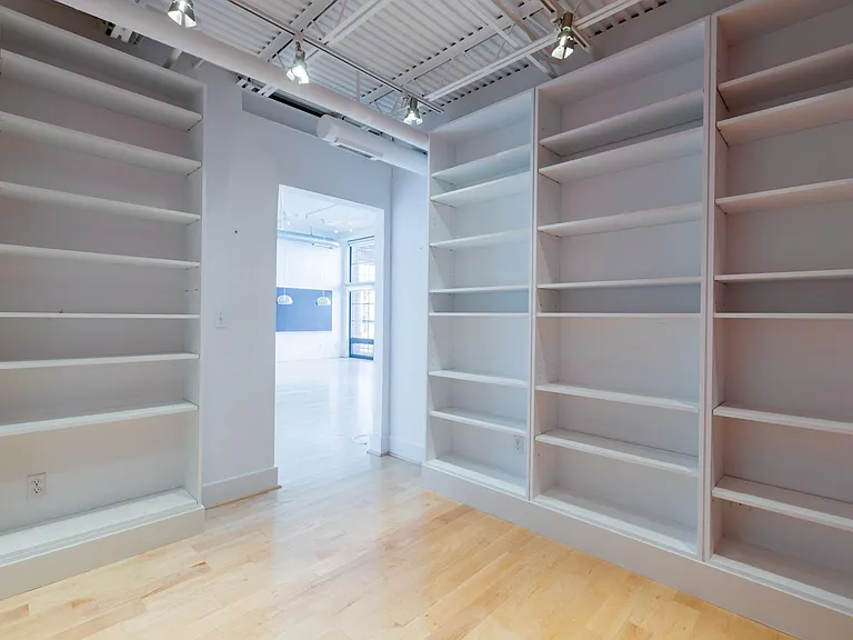 2328 Champlain St NW — Photo 22