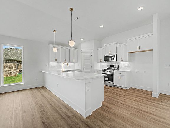 3rd image of 5218 S Morgan Avenue
