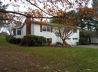 9 Reservoir Rd, Dallas, PA 18612