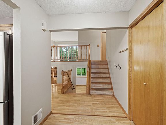 4th image of 17040 Glencoe Ave