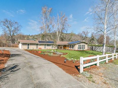 2860 W Griffin Creek Rd, Medford, OR, 97501