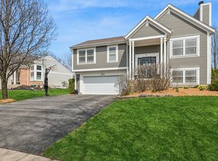 224 Penny Ln, Grayslake, IL