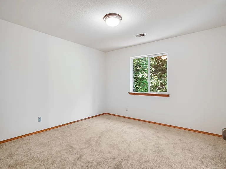 12590 NW Naomi Ln — Photo 15
