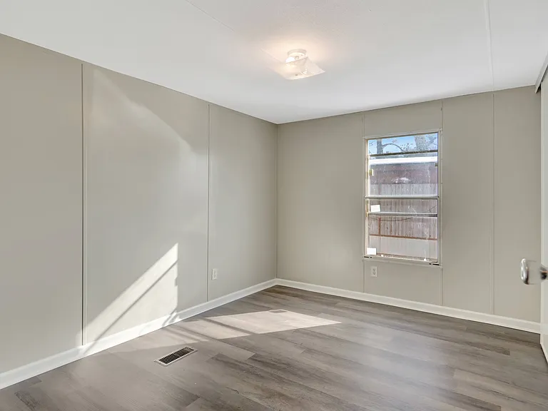 2751 Malvern Ave — Photo 37