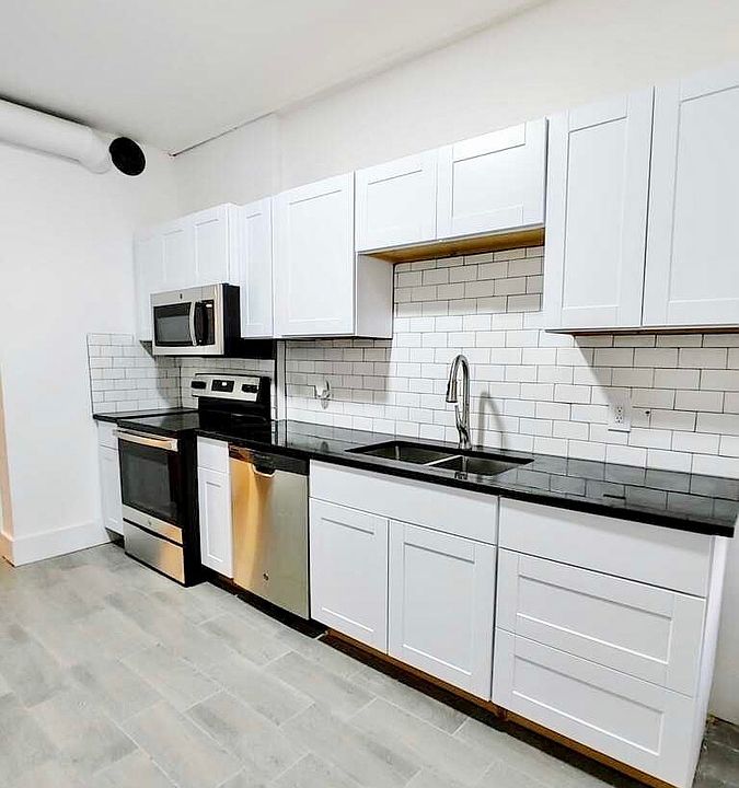 1st image of 504 Gladstone Blvd #15