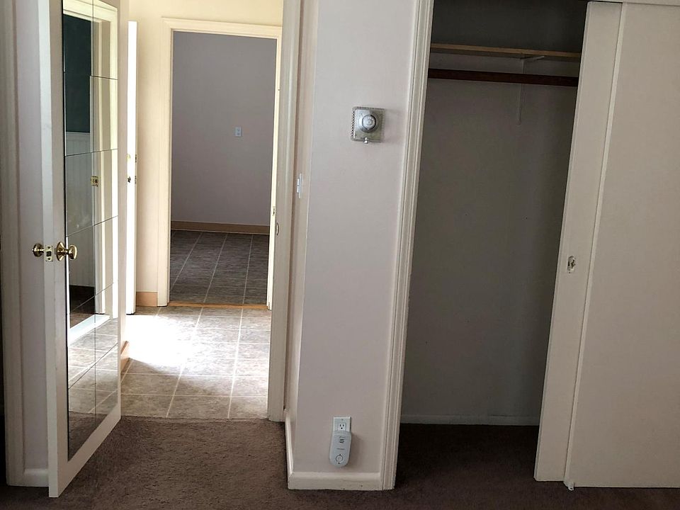 2nd image of 325 Grant St #1