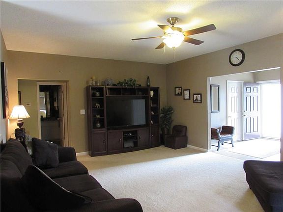 3rd image of 5415 Wood Hollow Dr
