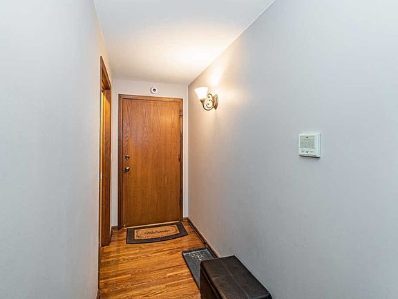 4th image of 6460 W Belle Plaine Ave APT 501