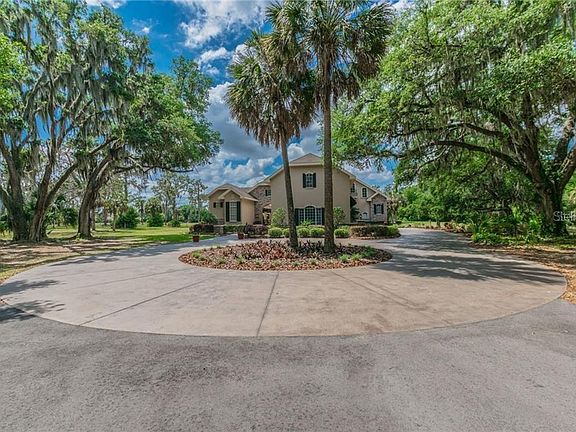 2nd image of 12709 Manhurst Oak Ln