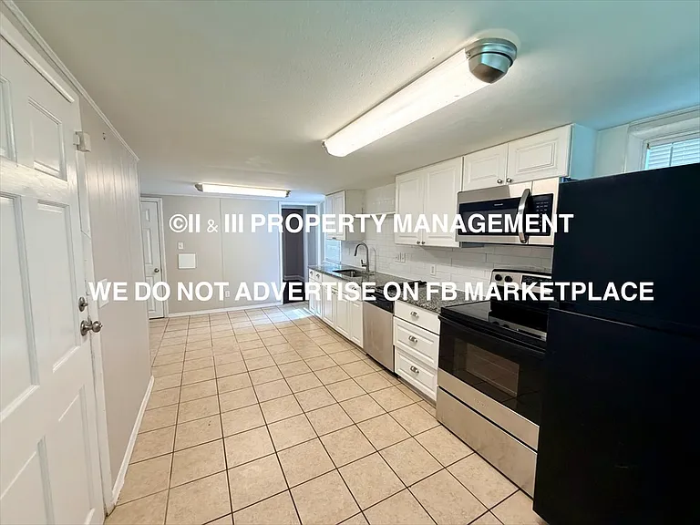 3032 Elmwood Ave — Photo 11
