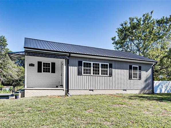 310 Sunset Dr, Randleman, NC 27317