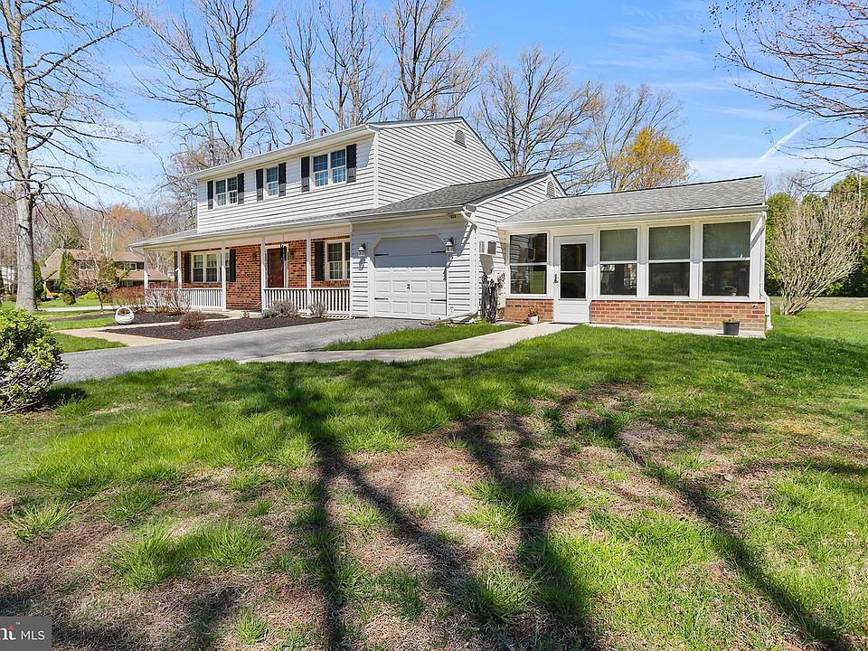 1st image of 3824 Sharon Dr
