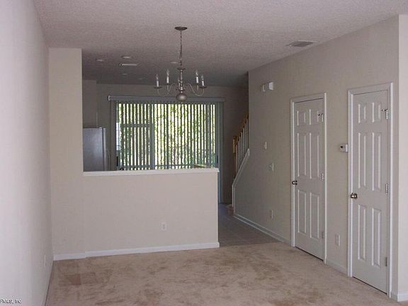 4th image of 3532 Summerlin Ln