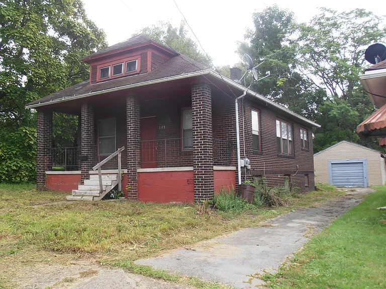 141 Madison St — Photo 1