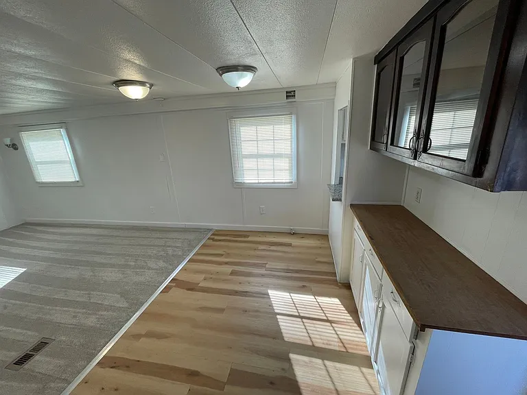 503 E Main St — Photo 12