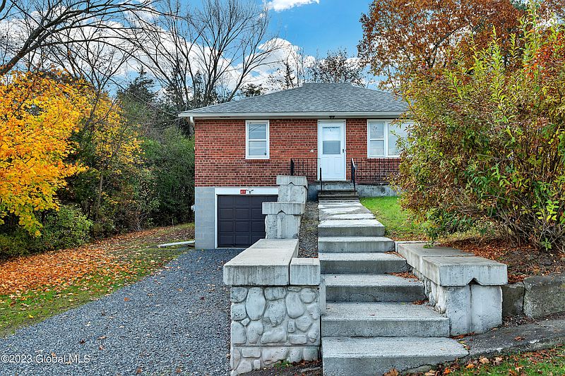 5th image of 11 Klingermann Drive