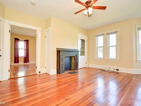 03 Living Room-2