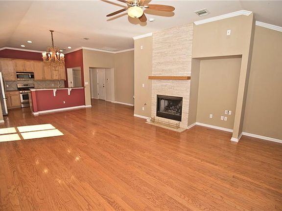 3rd image of 5004 Hibiscus Valley Dr