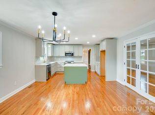 110 Scottsmoor Dr, Charlotte, NC 28214