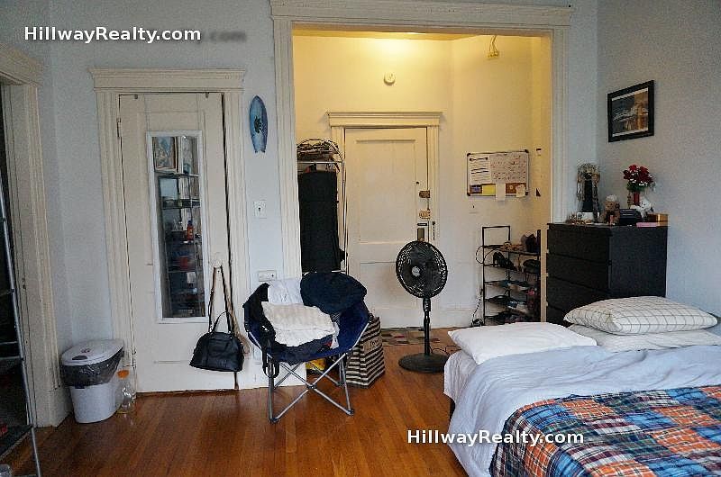 2nd image of 10 Tetlow St #1C