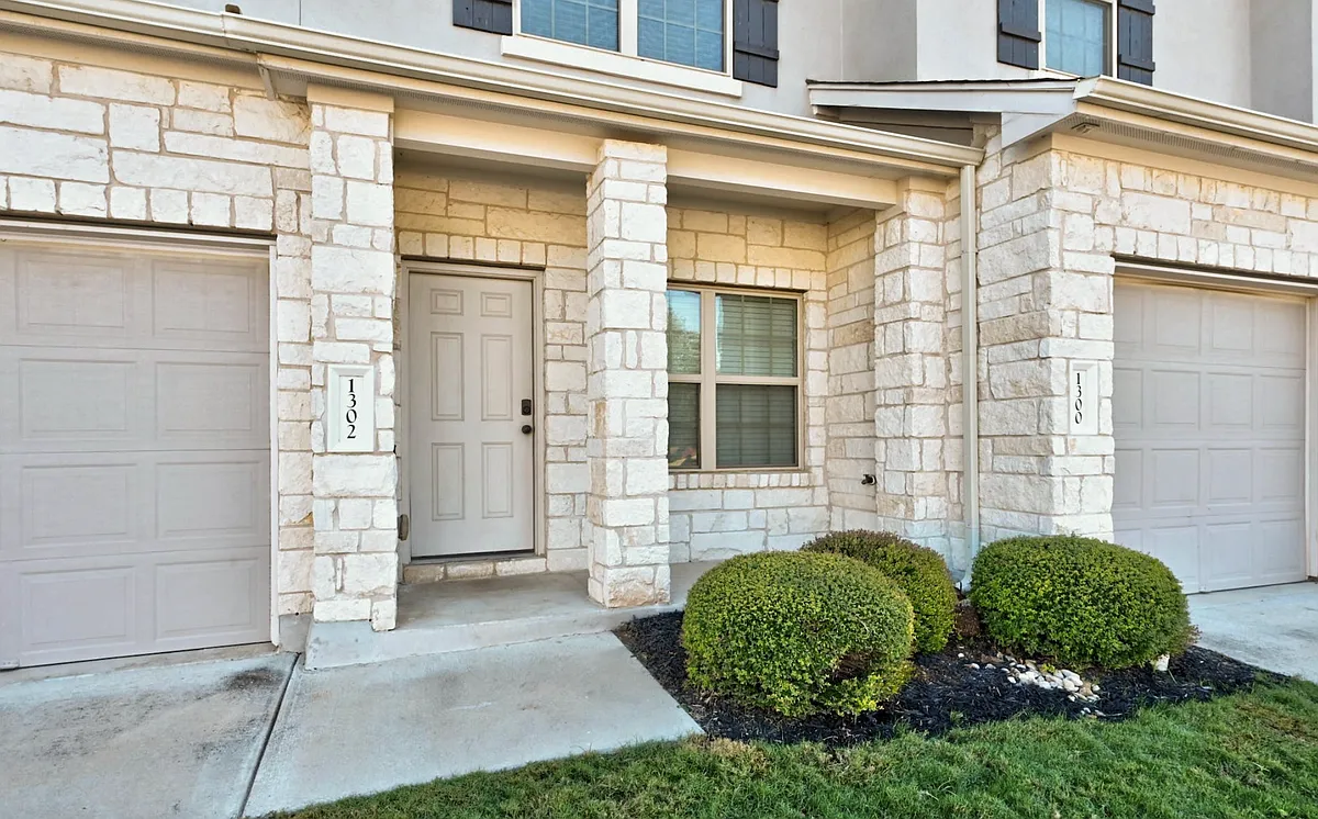 Building Photo - 1302 Catalan Rd