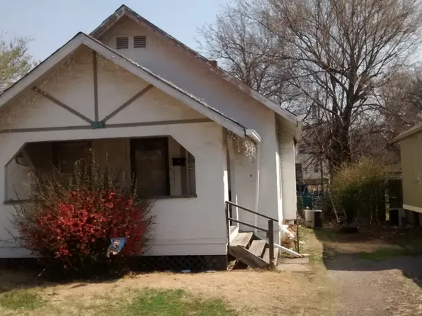 2070 SW Washburn Ave, Topeka, KS 66604