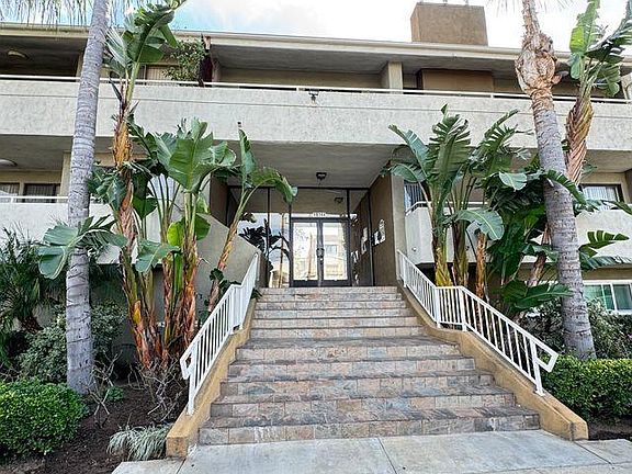 2nd image of 18144 Burbank Blvd #2X2-2325