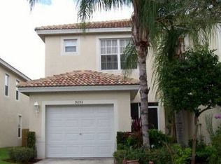 9693 Lago Dr, Boynton Beach, FL 33472