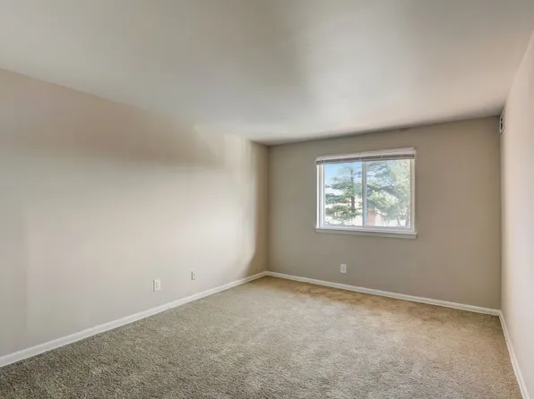 Hillsdale Manor Apartments