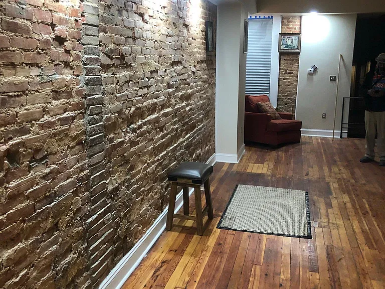 807 N Monroe St — Photo 5