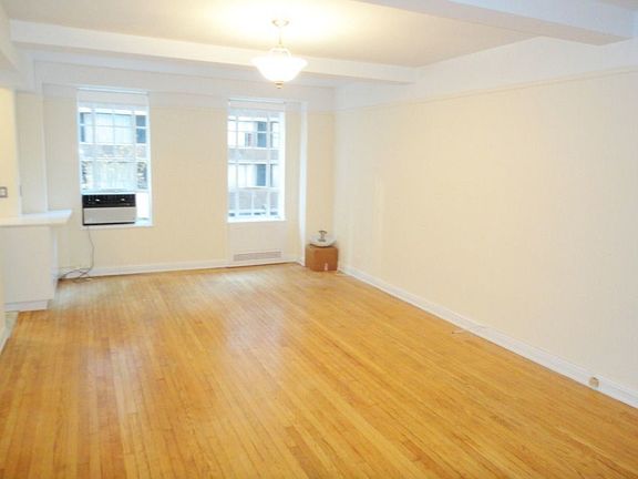 4th image of 333 W 56th St APT 3J