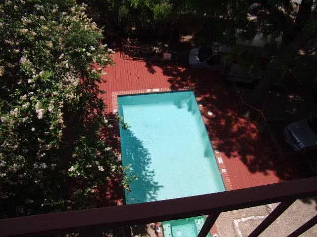 Ut Pre Lease: 2 Bd/ 2 Ba North Campus Condo. Short Walk To Ut. View Of Ut Tower! — Photo 3