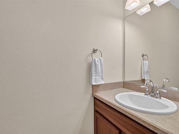 3rd image of 2693 IRIS WAY