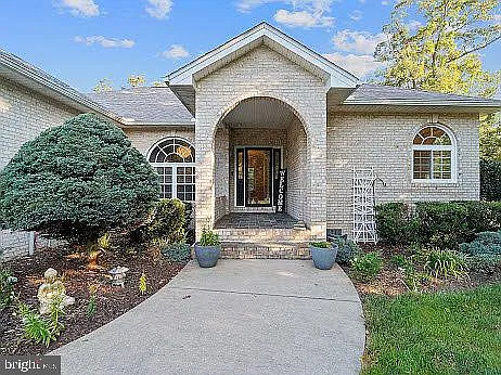 3 bed, 2.5 bath, 2336 sqft, $3,100 — Photo 3