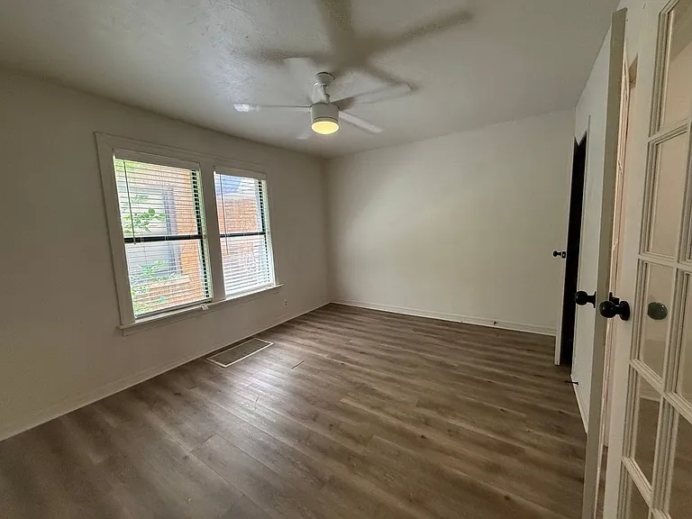 800 East Dr — Photo 12
