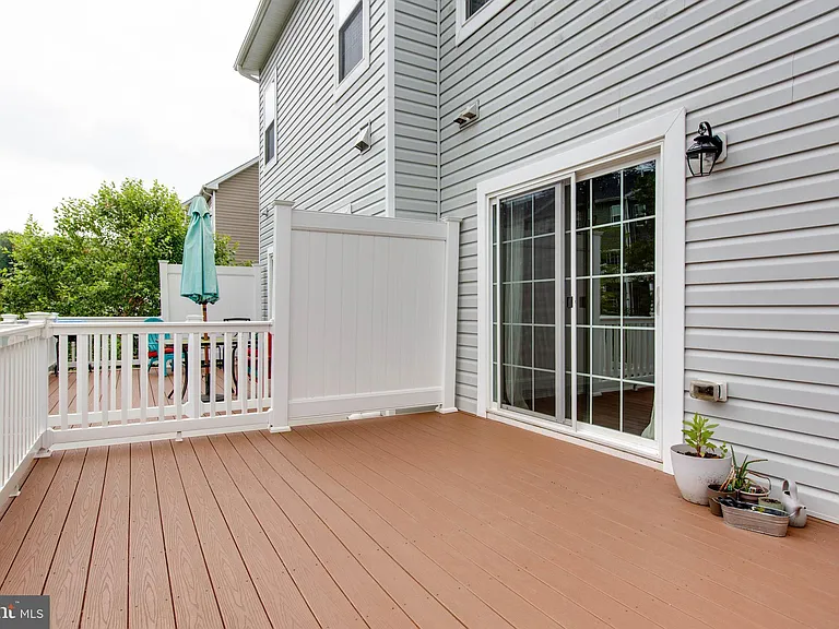 1022 Linden Dr — Photo 20