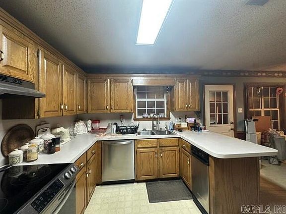4th image of 225 Kildee Rd