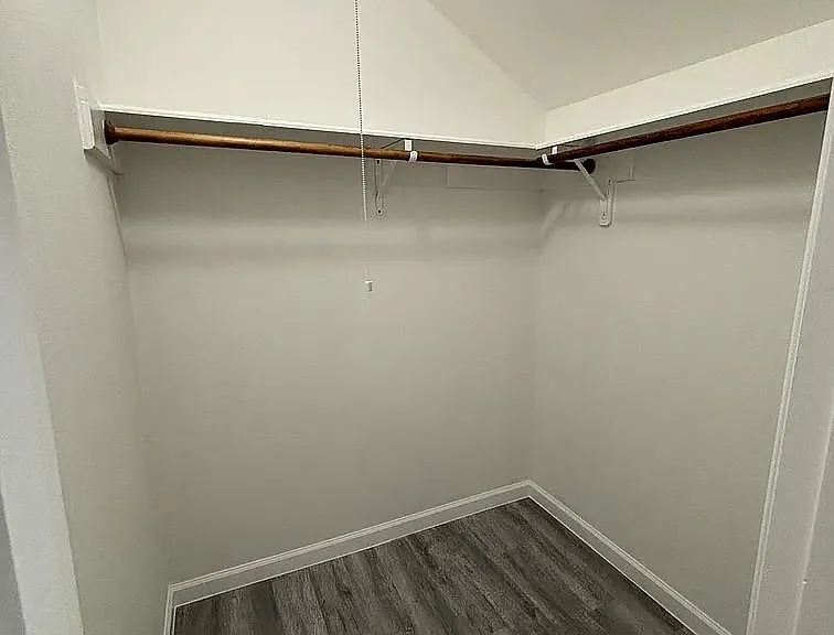 510 Alliance St — Photo 12