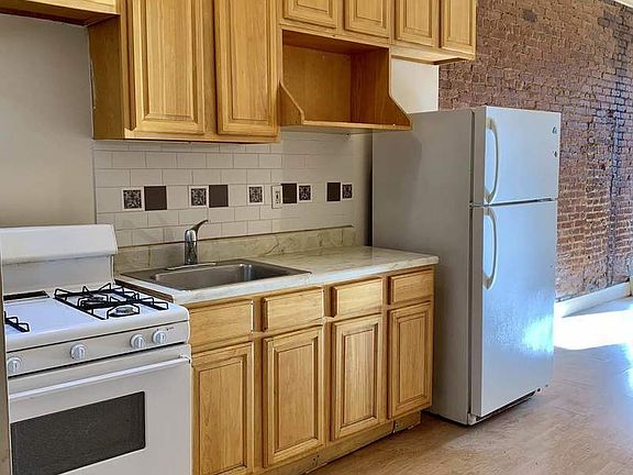 5th image of 815 Saint Johns Pl APT 2R