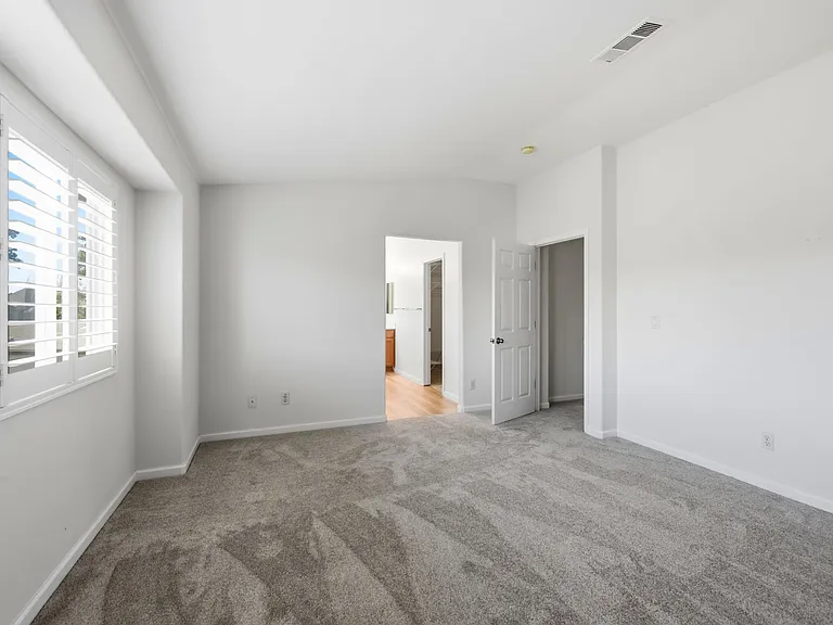 552 Stonehaven Ct — Photo 41